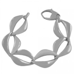 Sterling Silver Puff Diamond-shaped Link Bracelet (7.5 Inch)