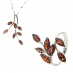 Women's Favorite Natural Garnet Willows Shape Pendant Necklace and 925 Silver Ring Jewelry Set (Ring & Necklace)