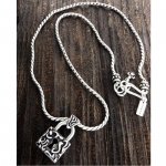 Silver Stainless Steel Women or Mens Key Hole Necklace. Mens Stainless Steel Metal Chain Necklace - Lock Pendant. Size: 24 Inch Long.