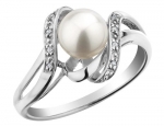 Pearl Ring with Diamonds in 10K White Gold, Size 7.5